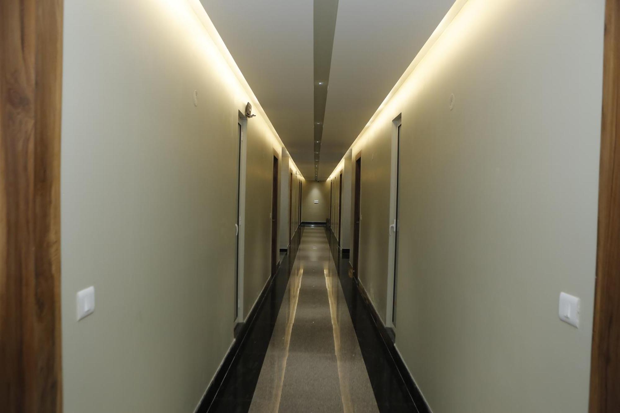 The Blue Vista Hotell Greater Noida Eksteriør bilde